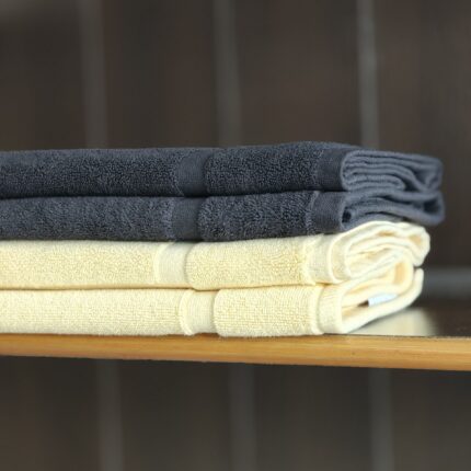 4 Bathmats- Yellow & Black