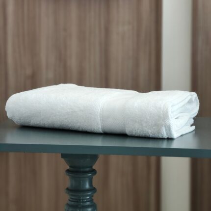 2whitetowels